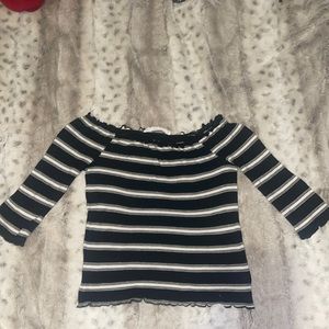 Striped cropped quarter sleeve shirt